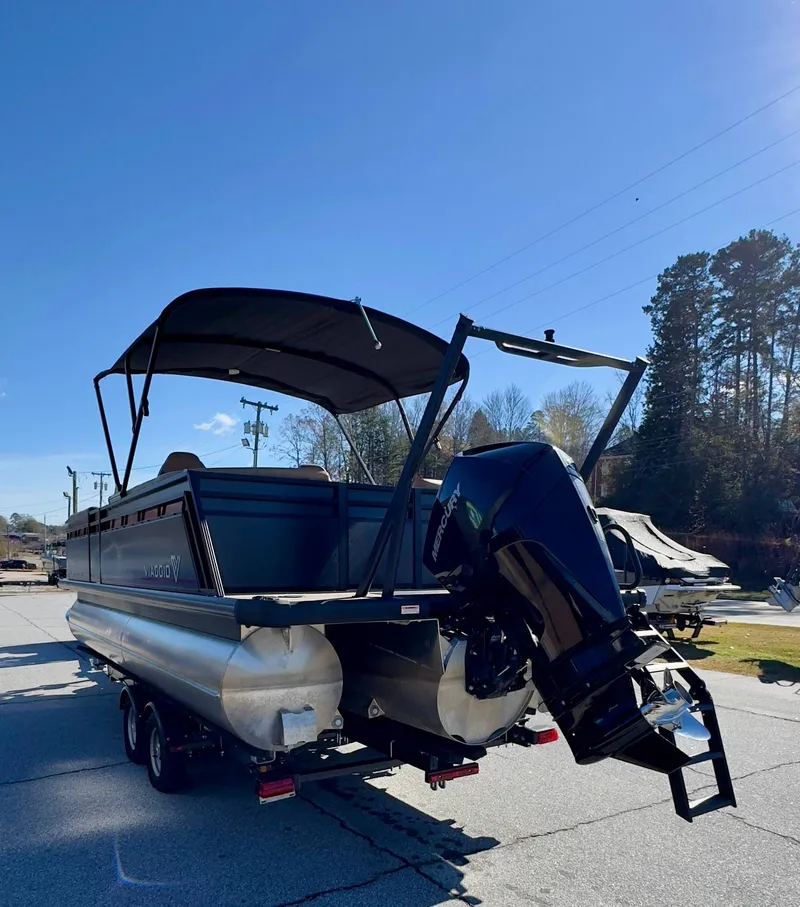 Slide: The Image of Viaggio x22u 2024 - 28