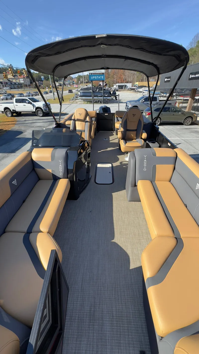 Slide: The Image of Viaggio x22u 2024 - 7