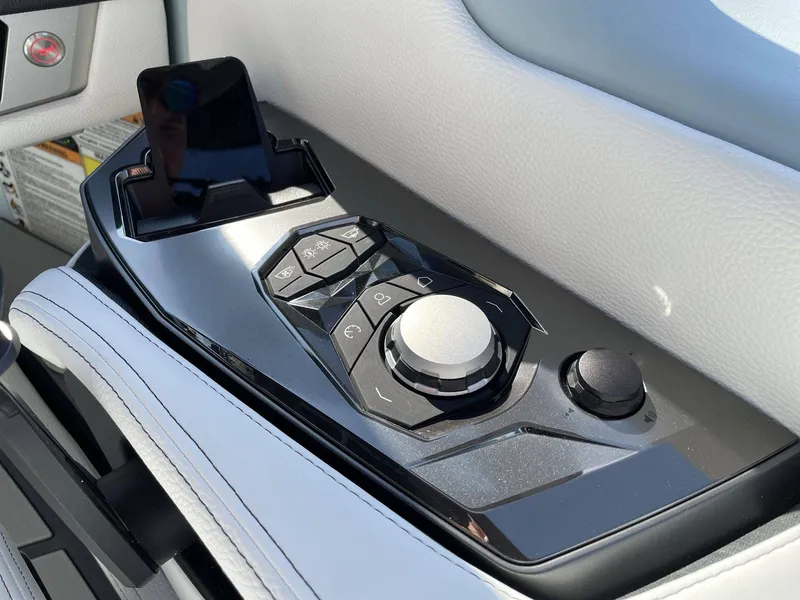 Slide: The Image of Nautique Super Air Nautique G23 Paragon 2026 - 32