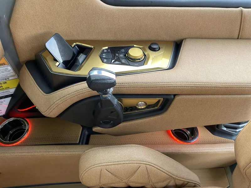 Slide: The Image of Nautique Super Air Nautique G25 Paragon 2026 - 24