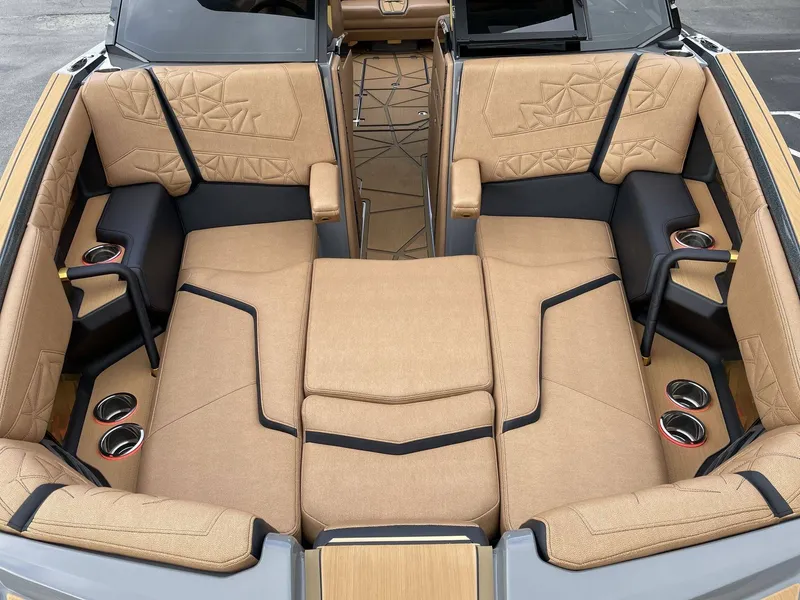 Slide: The Image of Nautique Super Air Nautique G25 Paragon 2026 - 35