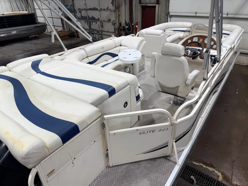 The Image of Starcraft 226 Elite 2006 - 1