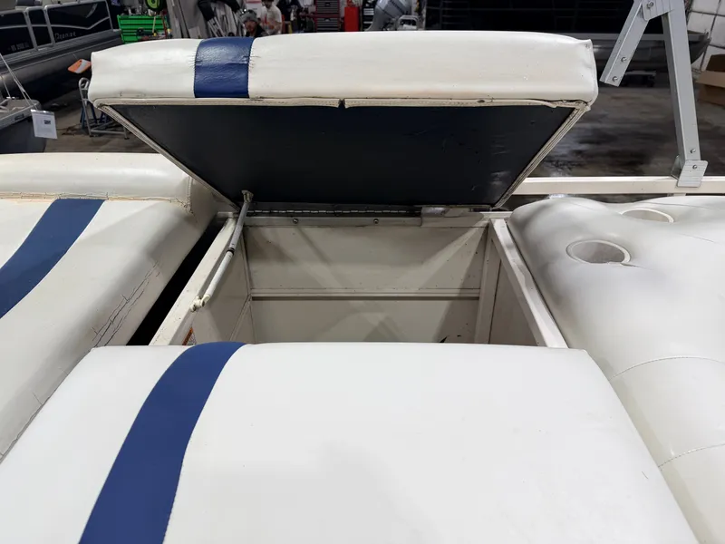 Slide: The Image of Starcraft 226 Elite 2006 - 33