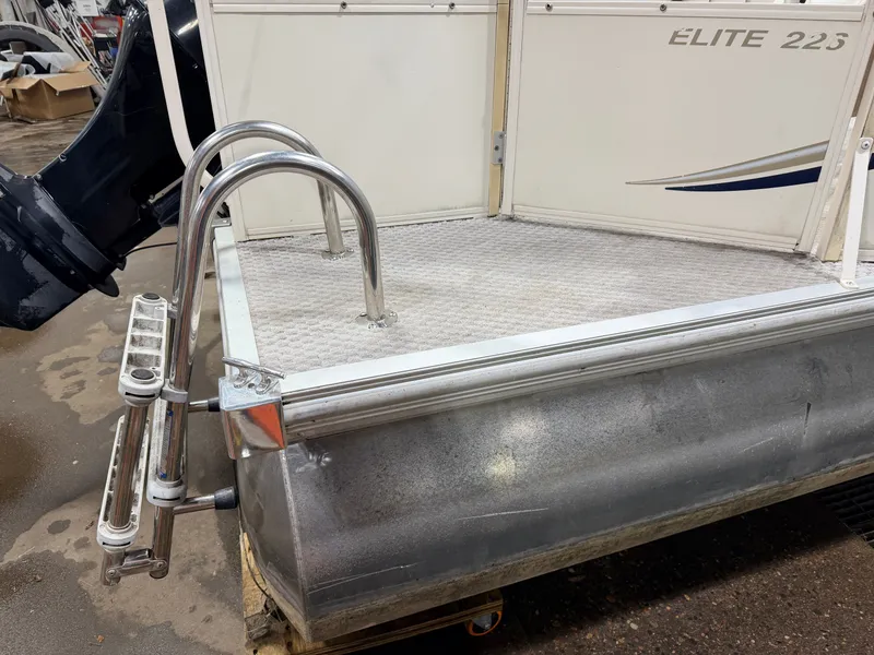 Slide: The Image of Starcraft 226 Elite 2006 - 39