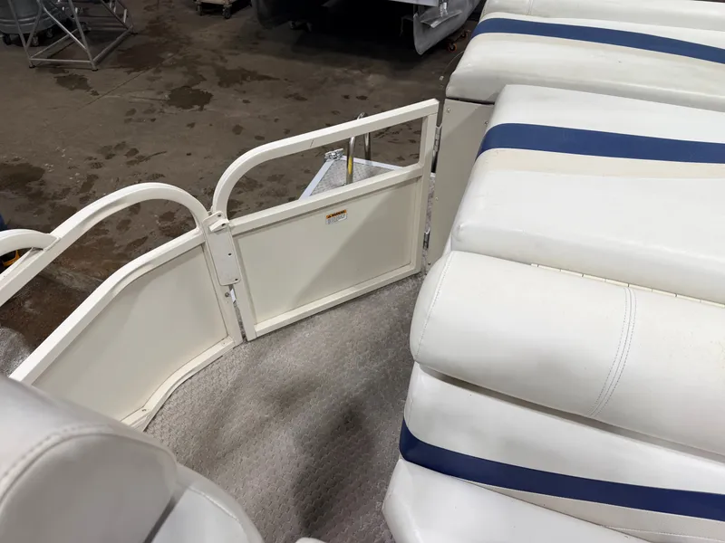 Slide: The Image of Starcraft 226 Elite 2006 - 40