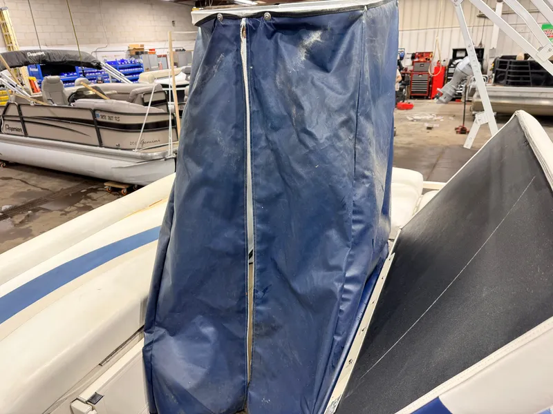 Slide: The Image of Starcraft 226 Elite 2006 - 42