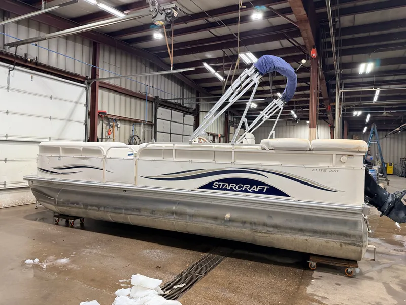 Slide: The Image of Starcraft 226 Elite 2006 - 48