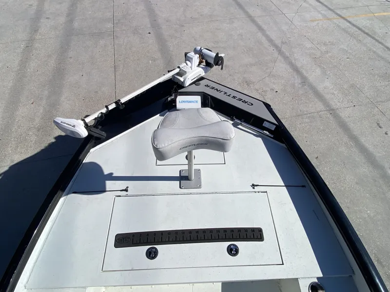 Slide: The Image of Crestliner 1800 Bay 2019 - 12