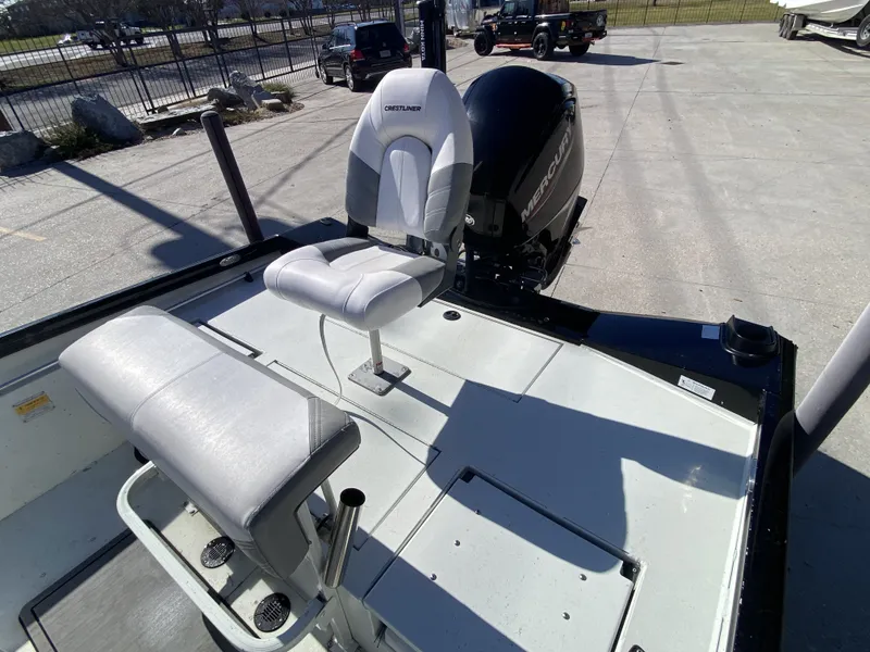 Slide: The Image of Crestliner 1800 Bay 2019 - 5