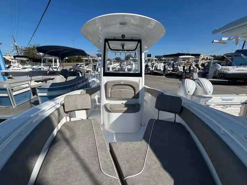 Slide: The Image of Sea Hunt 245 ULTRA 2025 - 11