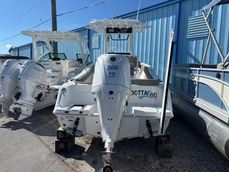 Slide: The Image of Sea Hunt 245 ULTRA 2025 - 3