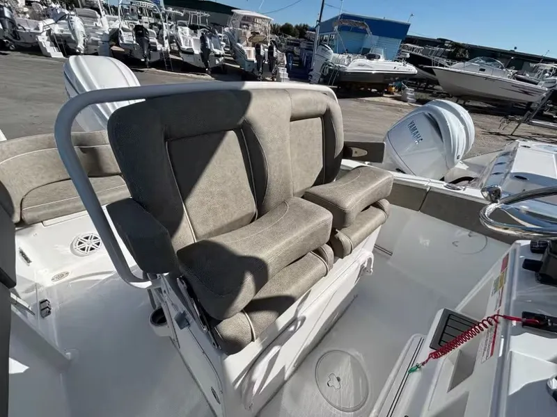 Slide: The Image of Sea Hunt 245 ULTRA 2025 - 7