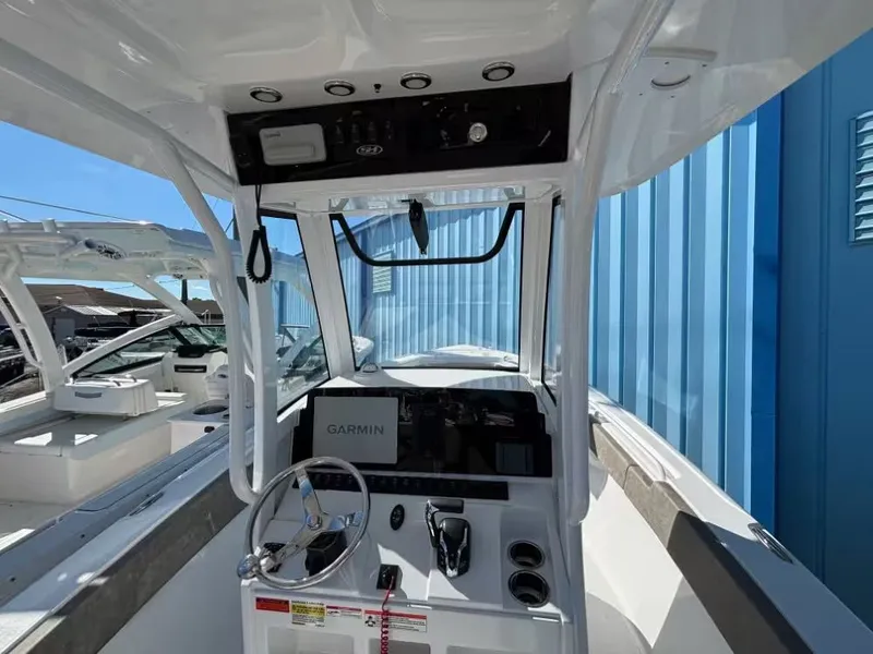 Slide: The Image of Sea Hunt 245 ULTRA 2025 - 8