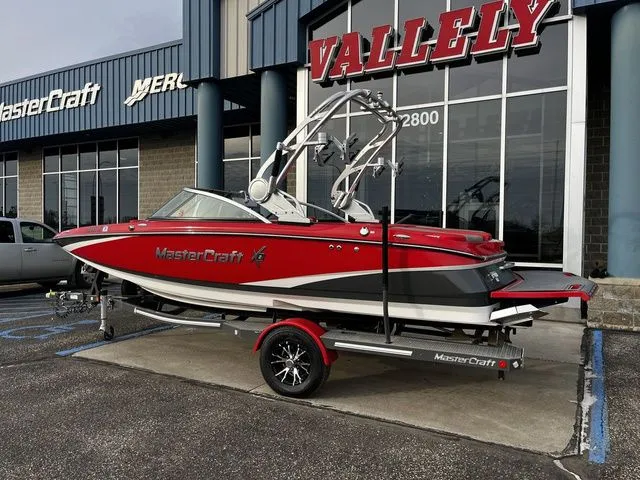 Slide: The Image of MasterCraft X2 2016 - 10