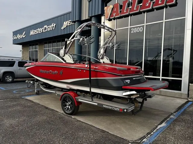 Slide: The Image of MasterCraft X2 2016 - 11