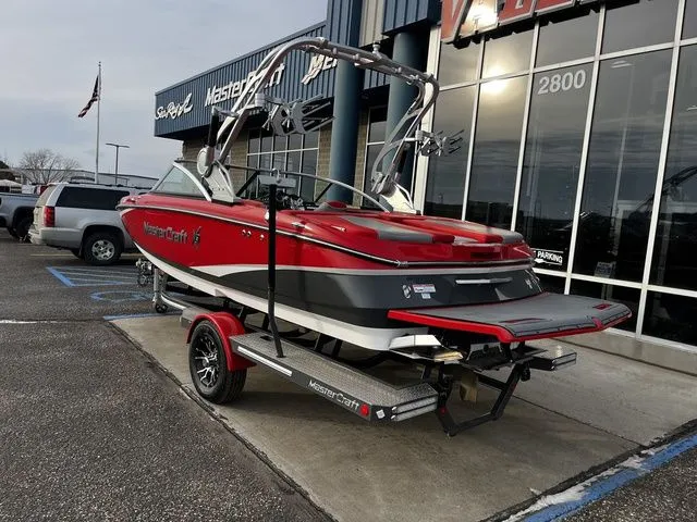 Slide: The Image of MasterCraft X2 2016 - 12