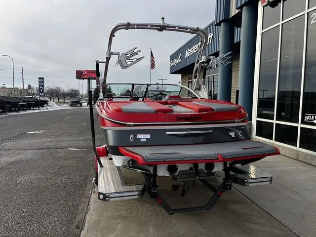 Slide: The Image of MasterCraft X2 2016 - 13