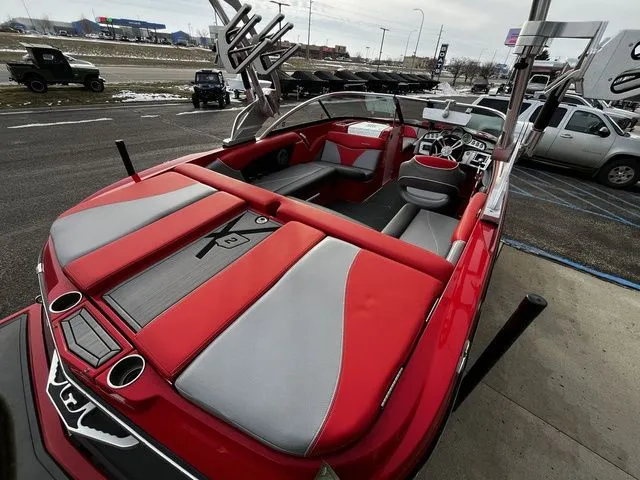 Slide: The Image of MasterCraft X2 2016 - 19