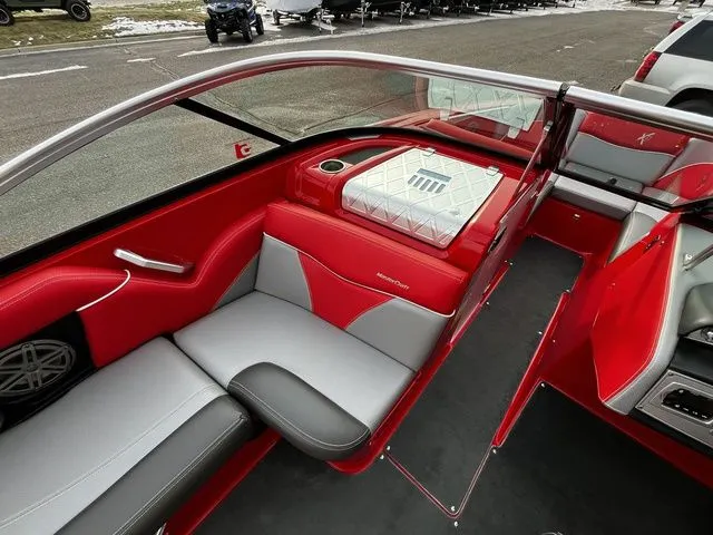 Slide: The Image of MasterCraft X2 2016 - 24