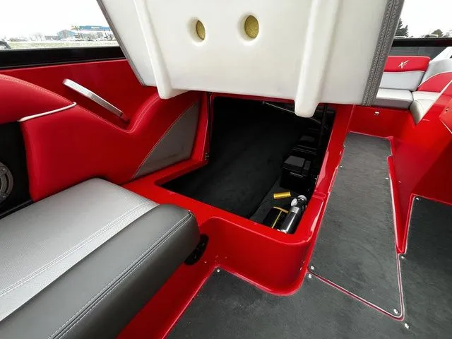 Slide: The Image of MasterCraft X2 2016 - 26