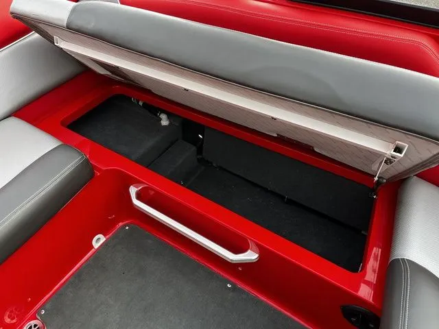 Slide: The Image of MasterCraft X2 2016 - 28