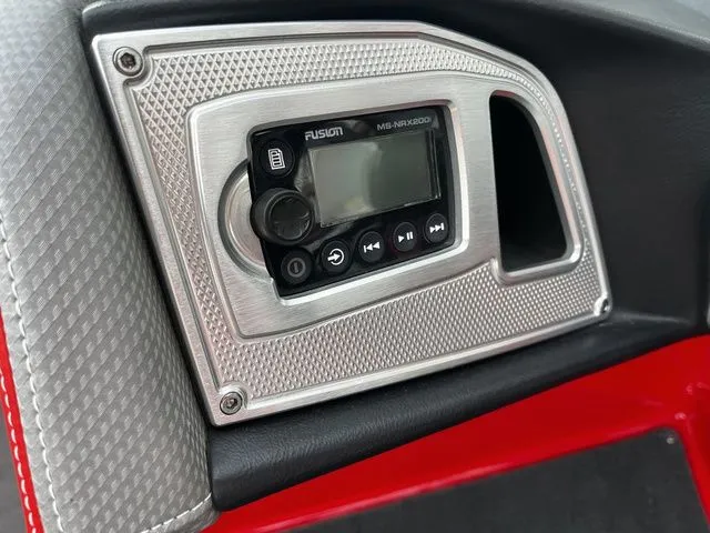 Slide: The Image of MasterCraft X2 2016 - 32