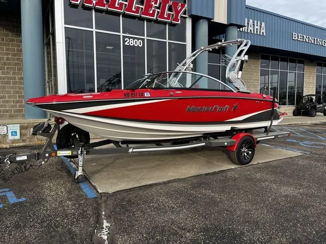 Slide: The Image of MasterCraft X2 2016 - 4