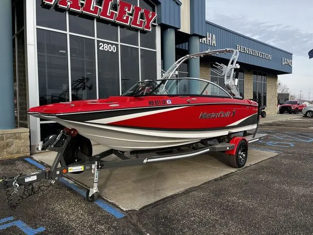 Slide: The Image of MasterCraft X2 2016 - 5