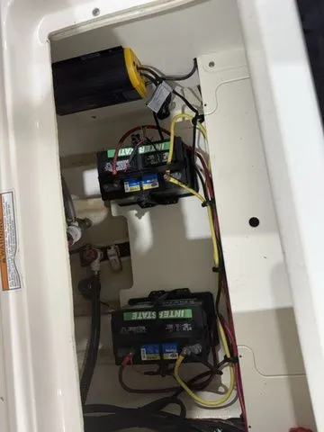 Slide: The Image of Robalo R230 Center Console 2020 - 19