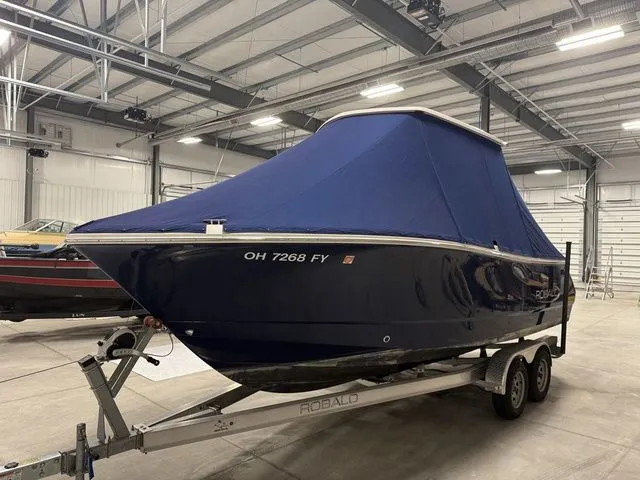 Slide: The Image of Robalo R230 Center Console 2020 - 4