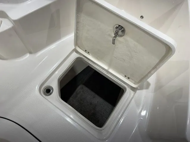 Slide: The Image of Robalo R230 Center Console 2020 - 15
