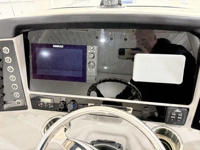 Slide: The Image of Robalo R230 Center Console 2020 - 9