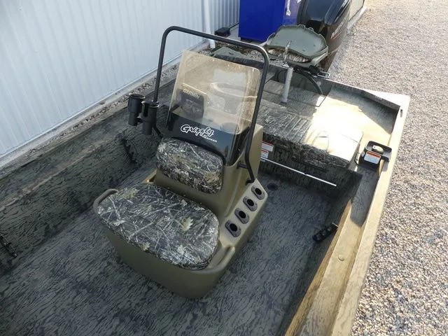 Slide: The Image of Tracker Grizzly 1860 CC 2025 - 17