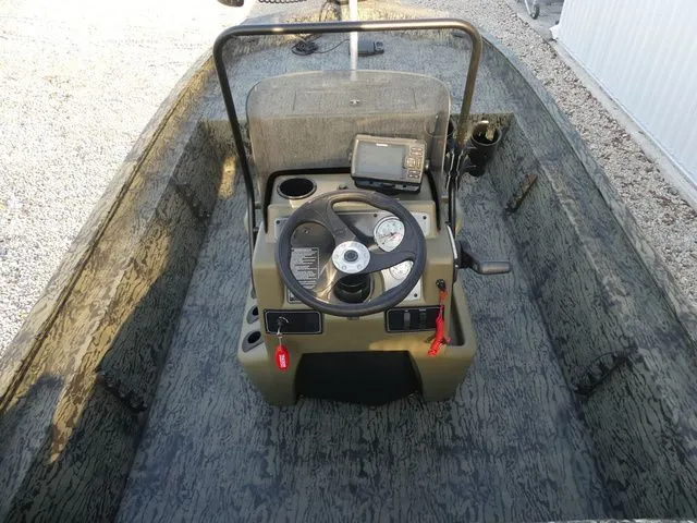 Slide: The Image of Tracker Grizzly 1860 CC 2025 - 20