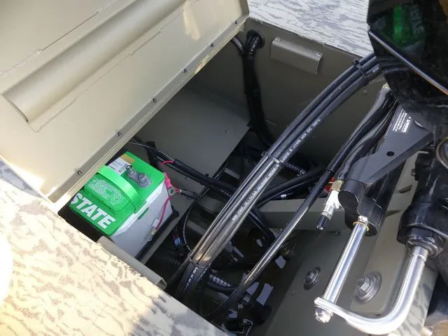 Slide: The Image of Tracker Grizzly 1860 CC 2025 - 21