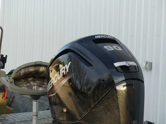 Slide: The Image of Tracker Grizzly 1860 CC 2025 - 23