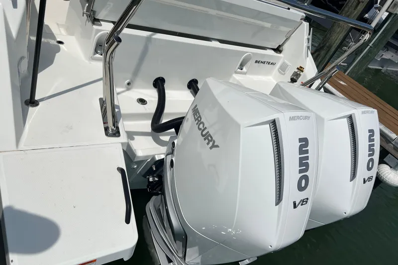 Slide: The Image of 2024 Beneteau Flyer 9 SUNdeck with dual Mercury V8 outboard engines. - 34
