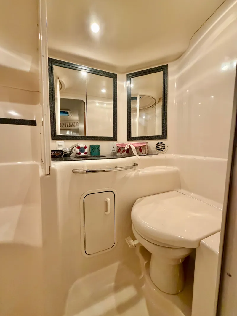 Slide: The Image of Sea Ray Sundancer 400 1997 - 23