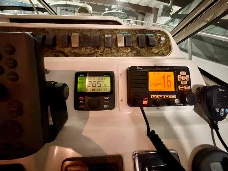 Slide: The Image of Sea Ray Sundancer 400 1997 - 3