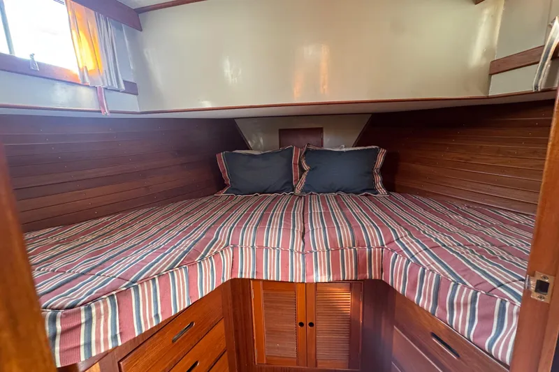 Slide: The Image of Interior of 1990 Grand Banks 46 Classic with bed and washer. - 28