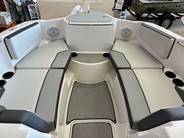 Slide: The Image of Yamaha AR220 2026 - 38