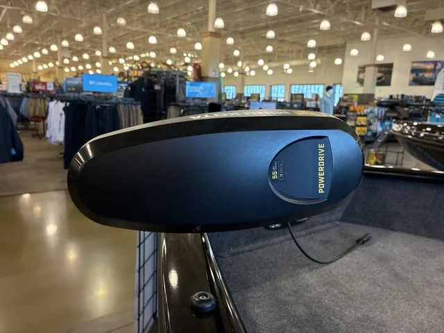 Slide: The Image of Tracker PRV 175CB 2026 - 13