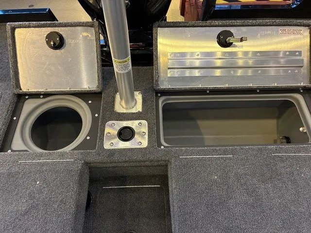 Slide: The Image of Tracker PRV 175CB 2026 - 15