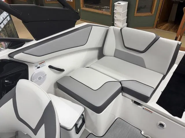 Slide: The Image of Yamaha AR220 2026 - 12