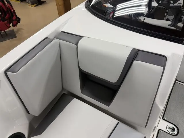 Slide: The Image of Yamaha AR220 2026 - 27