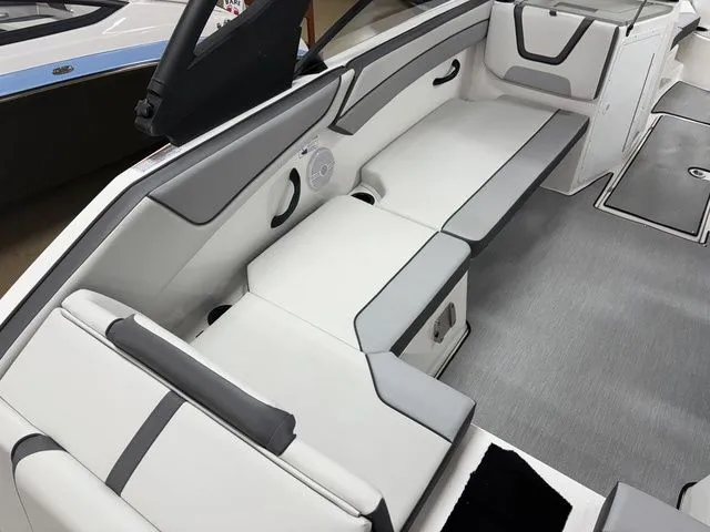 Slide: The Image of Yamaha AR220 2026 - 8