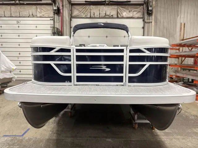 Slide: The Image of Bennington 22 S SWINGBACK - S-ONE 2026 - 3