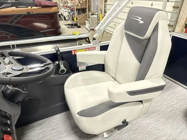 Slide: The Image of Bennington 22 S SWINGBACK - S-ONE 2026 - 5