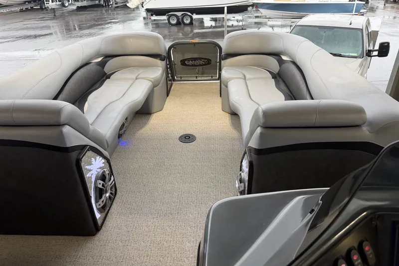 Slide: The Image of 2023 Aloha Pontoon PS 260 TT interior with luxurious seating and modern design. - 78