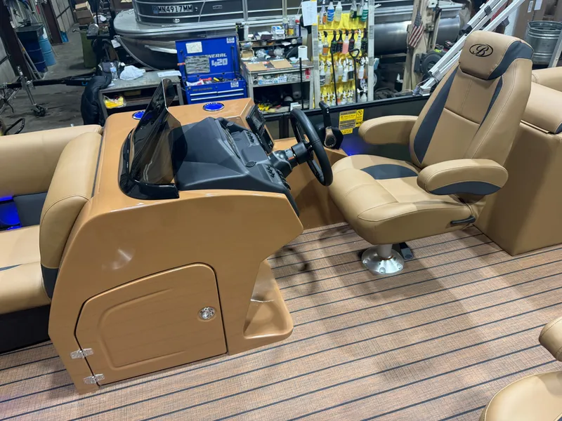 Slide: The Image of Bentley Pontoons Legacy 220 Navigator DL Quad Lounge 2026 - 10